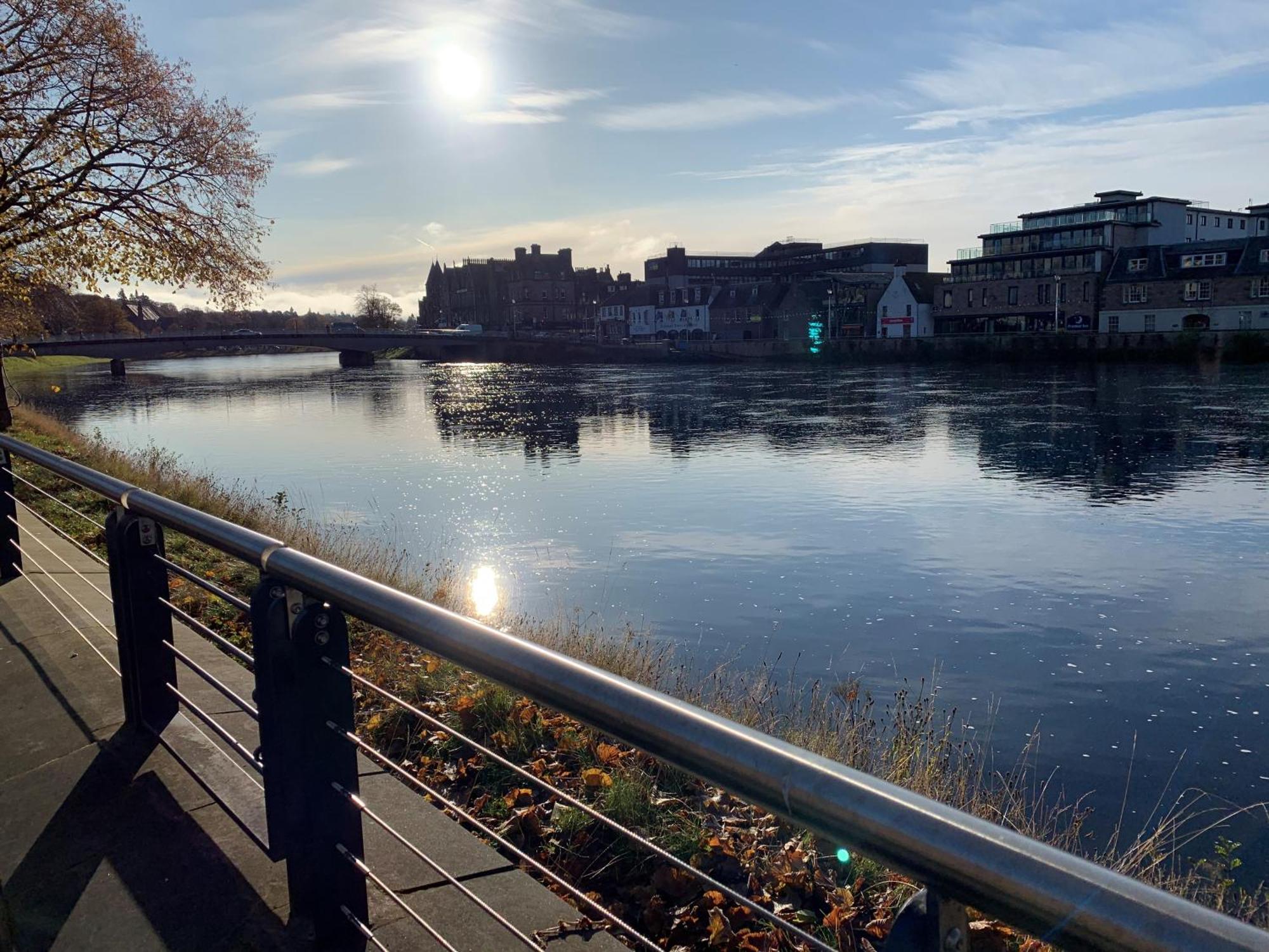 Crown Aros Beag, Ultra City Central 2 Bedroom Apartment With Free Parking Onsite Inverness Exterior foto